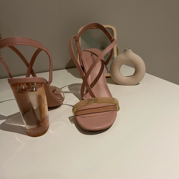Size 7.5 pink heels - Picture 3 of 8